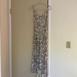 KIVARI Long Midi dress